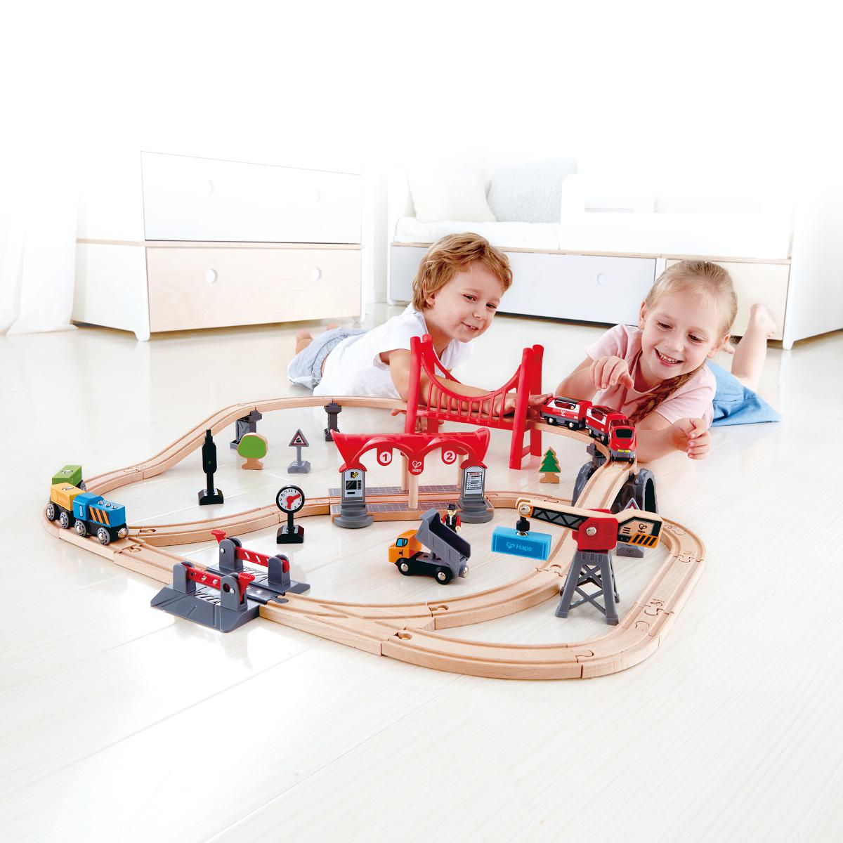 Jeu enfant circuit de train sécurité hap