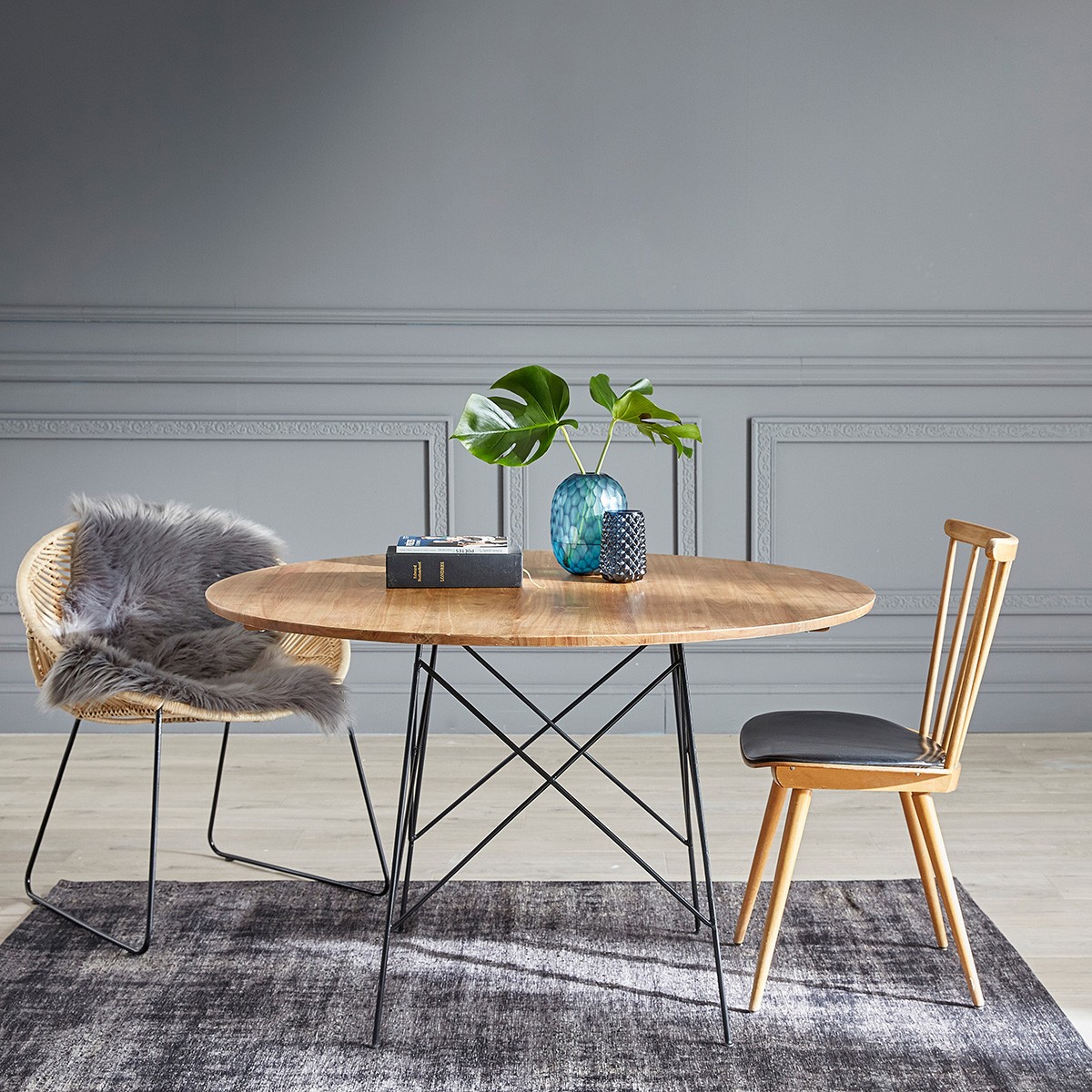 Table ronde en bois de mindy 4 couverts