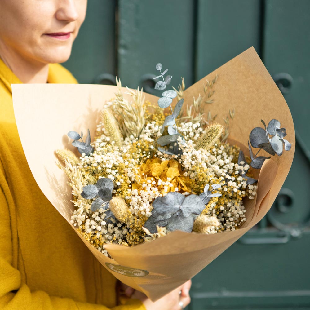 Bouquet de fleurs séchées jaune