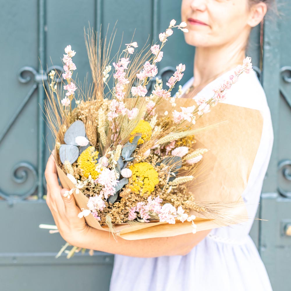 Bouquet de fleurs séchées delphinium