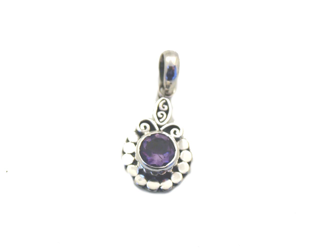 Pendentif en argent et amethyste facetté