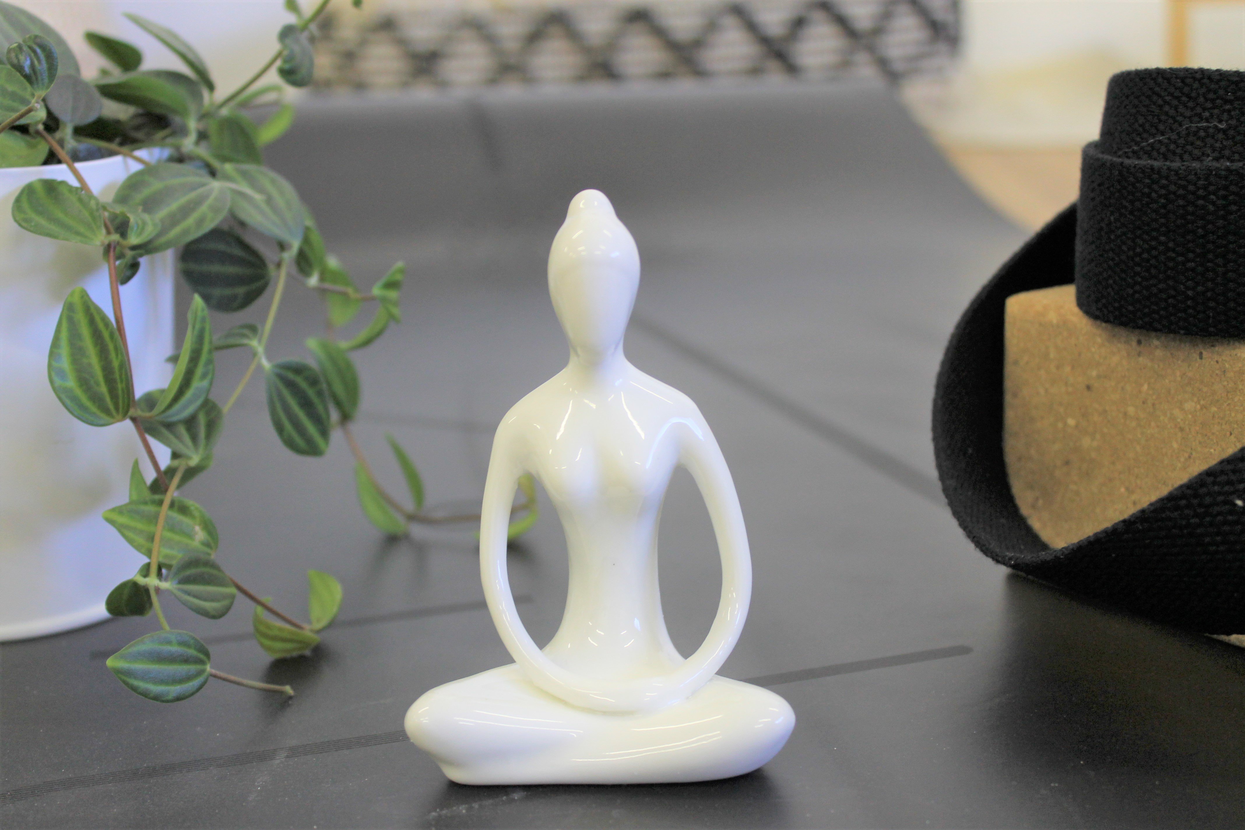 Posture lotus dhyana mudra blanc 10 cm