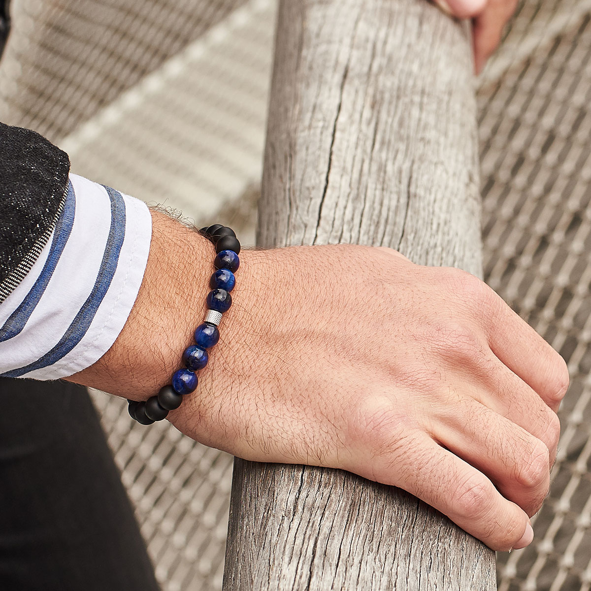 Bracelet noir avec oeil de tigre bleu