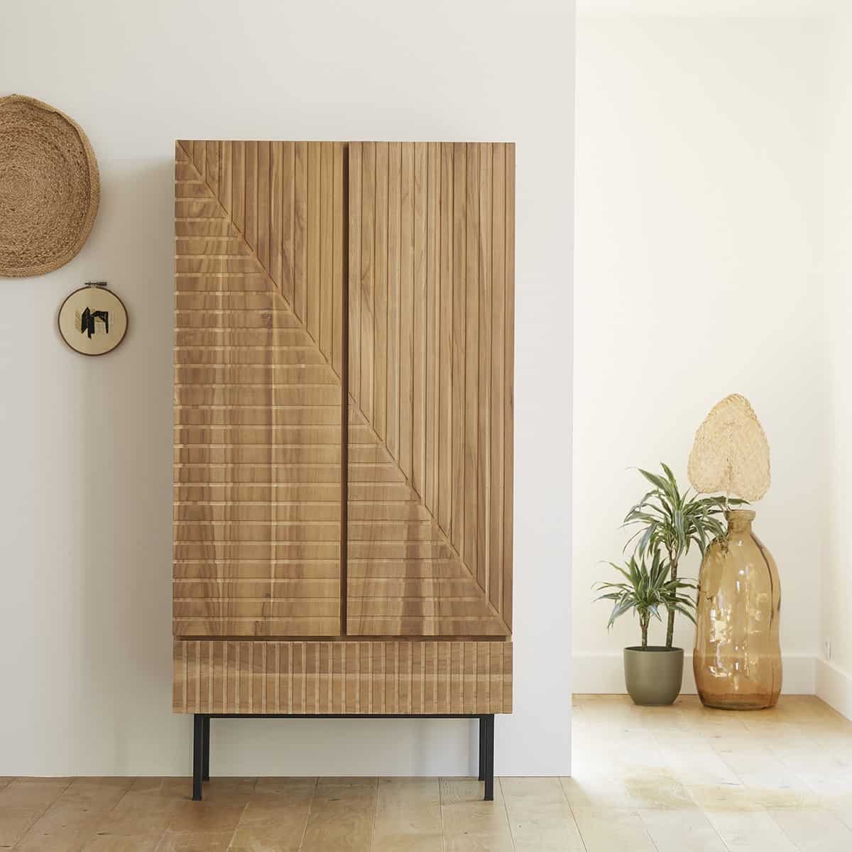 Armoire en bois de teck 95