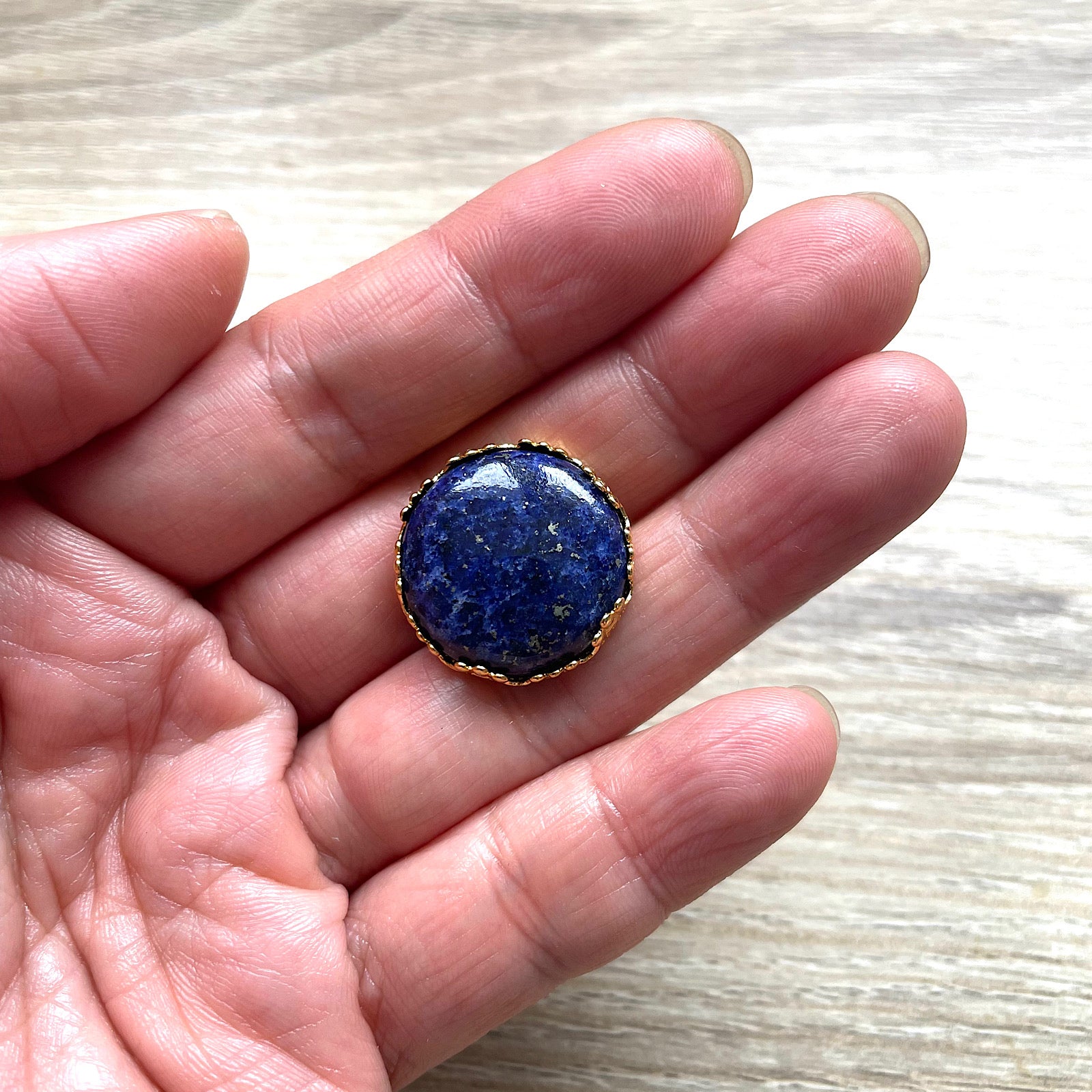 Broche margaux lapis lazuli bleue