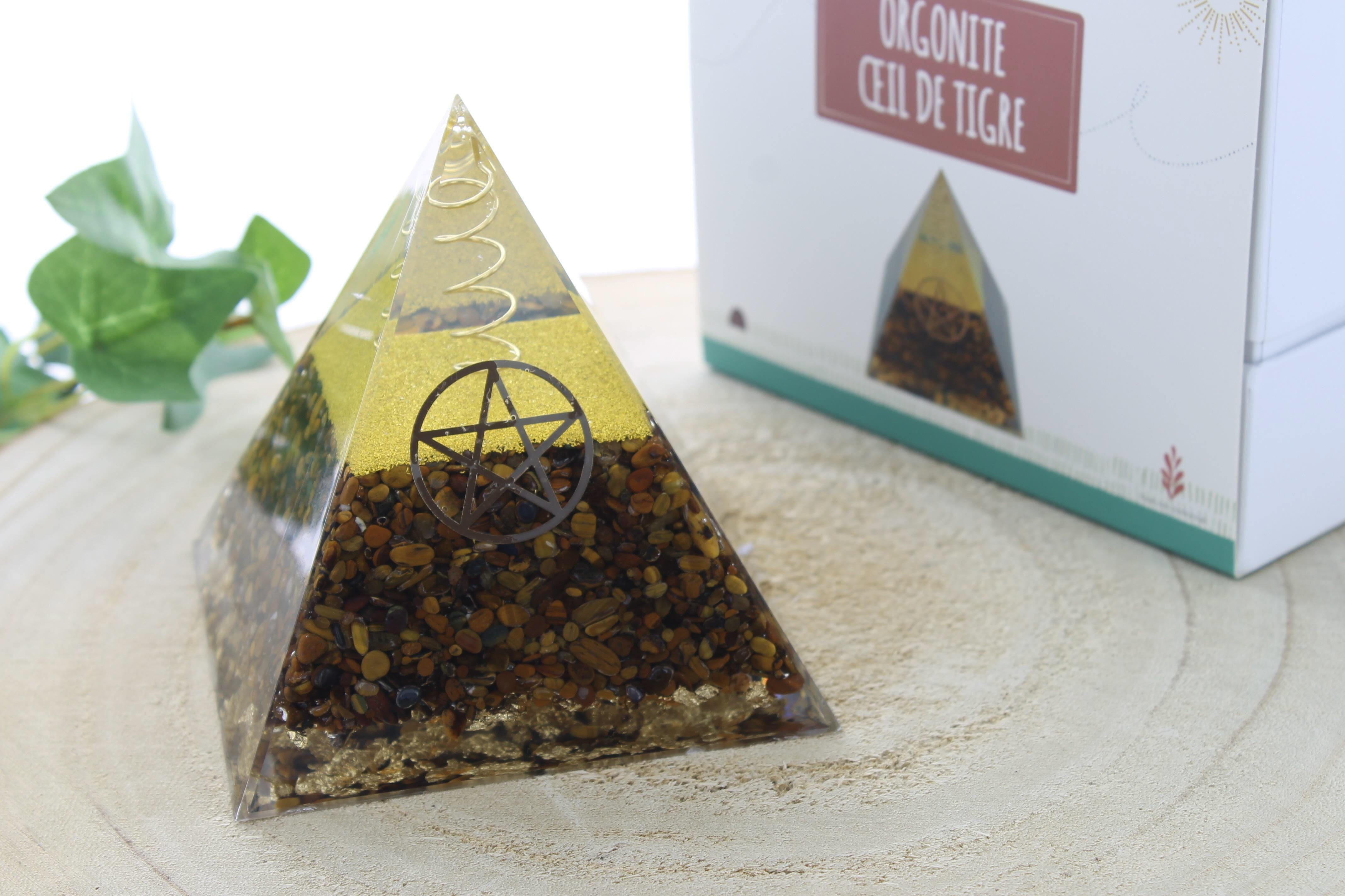 Pyramide orgonite oeil de tigre pentacle