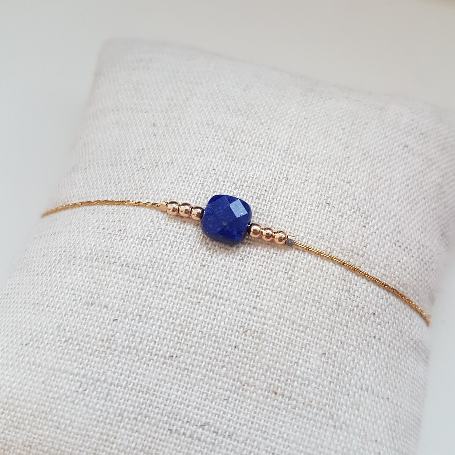 Bracelet or gold filled et lapis lazuli