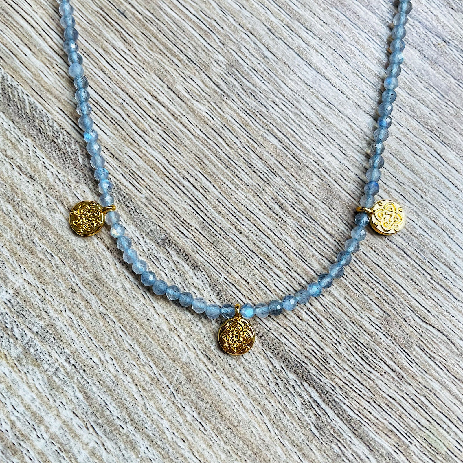 Collier céleste médailles labradorite