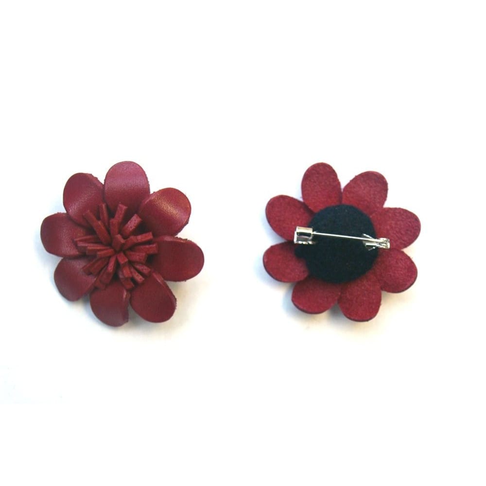 Broche cuir fleur