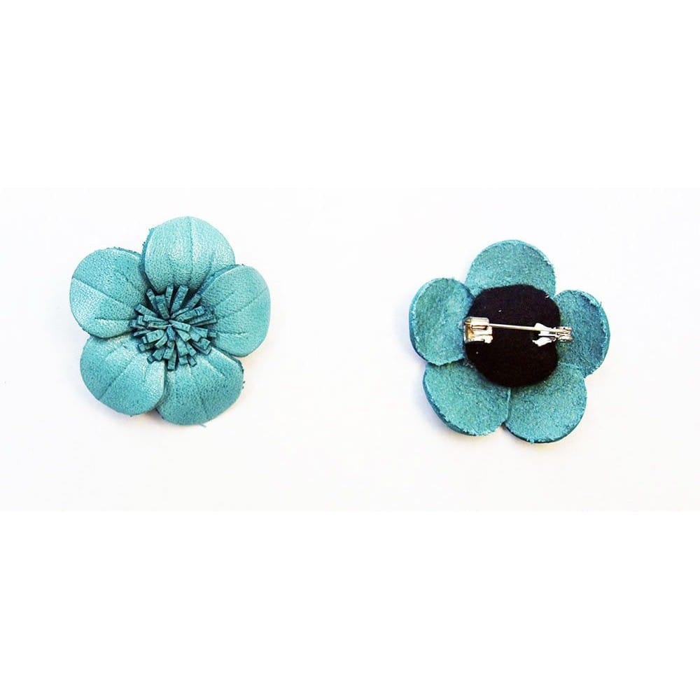 Broche cuir fleur