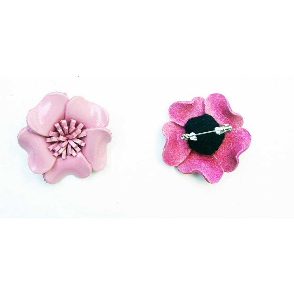 Broche cuir fleur