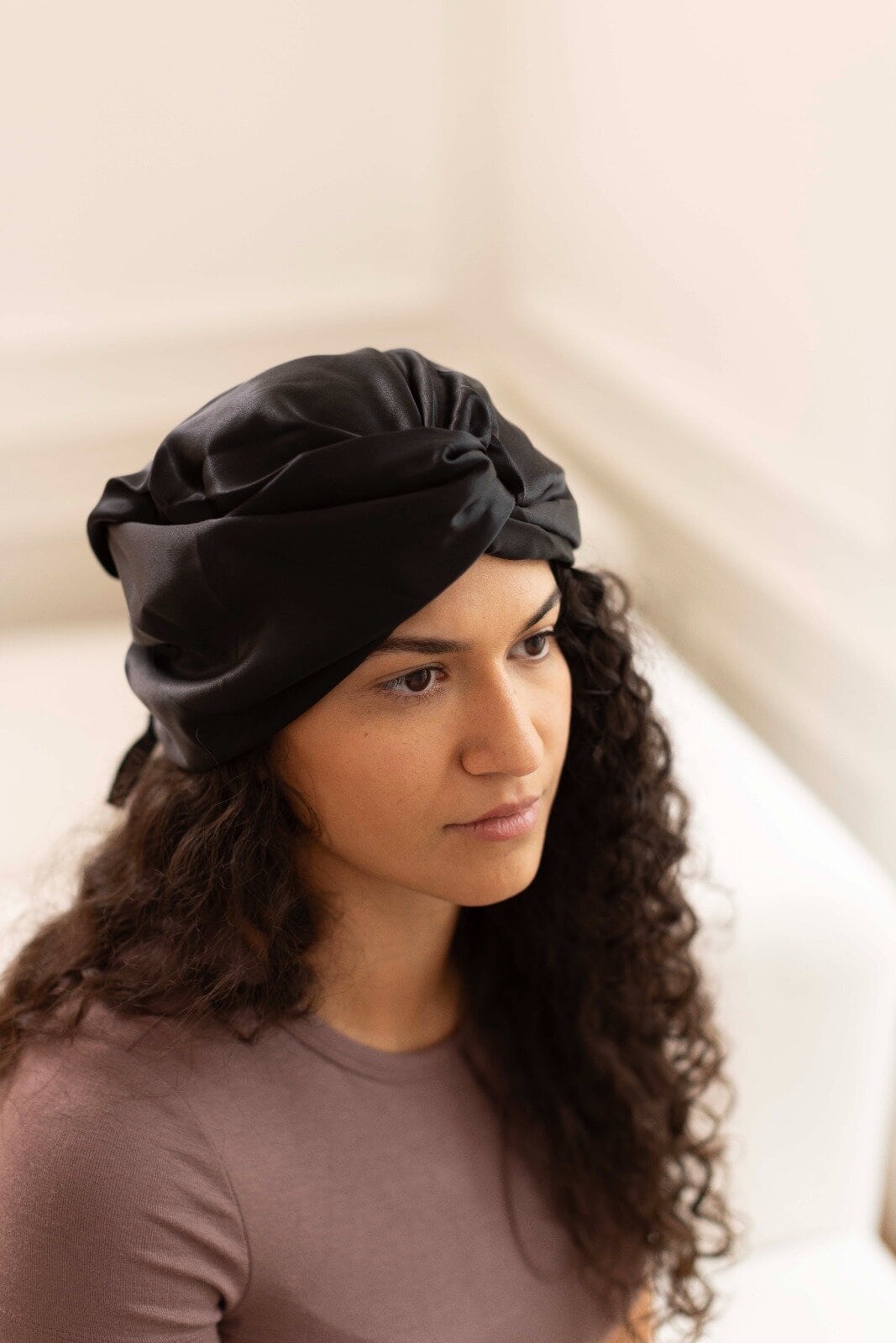 Bonnet de nuit reglable en soie noir