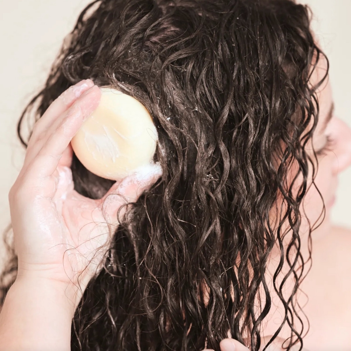 Shampoing solide - cheveux bouclés