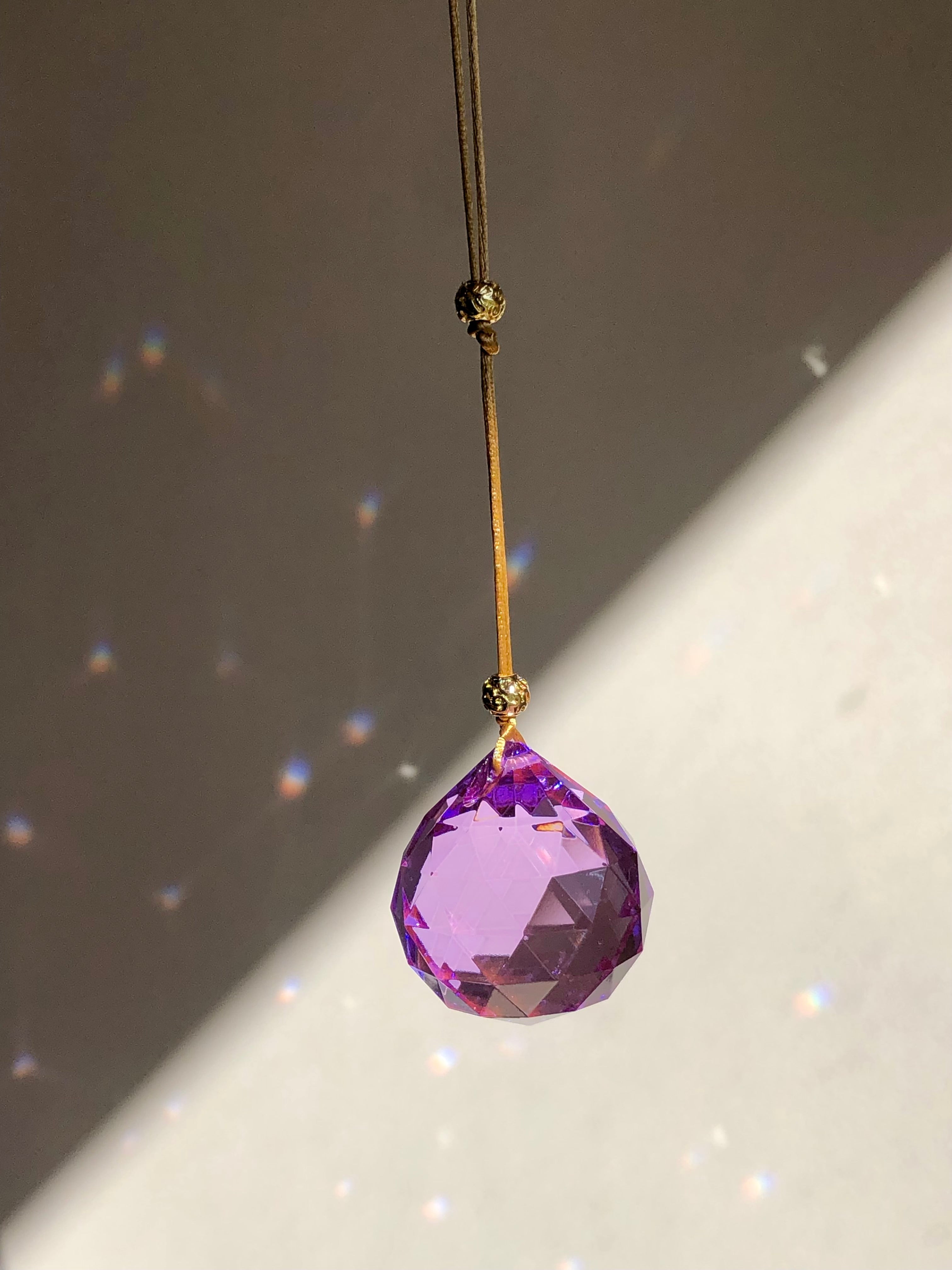 Attrape soleil suncatcher - isis violet