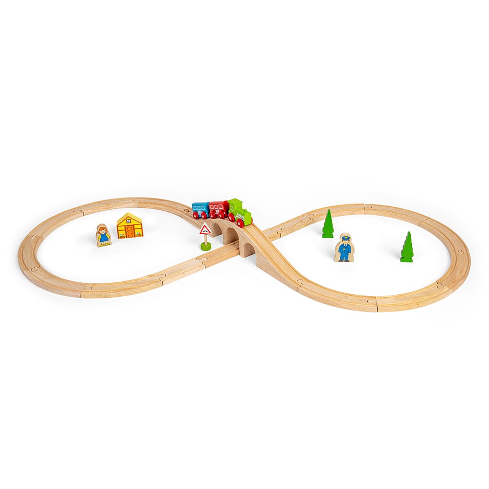 Figurine en bois de huit trains