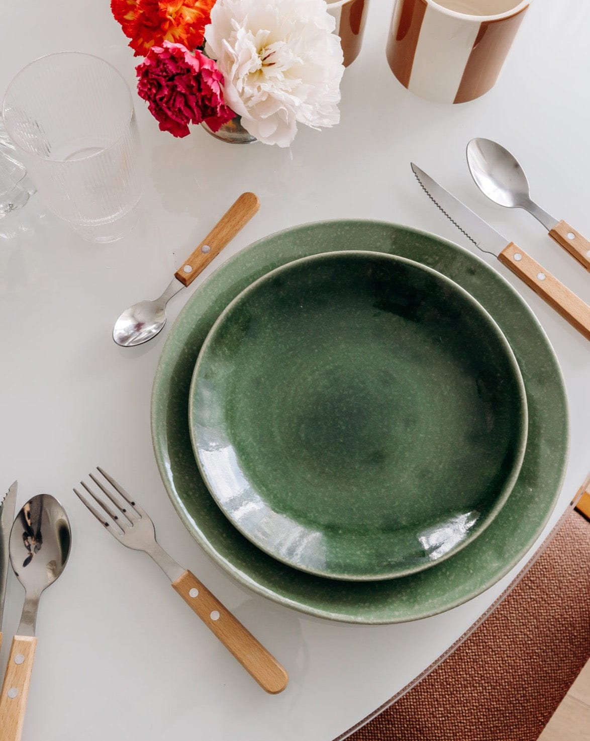 Maria, petite assiette en grès verte