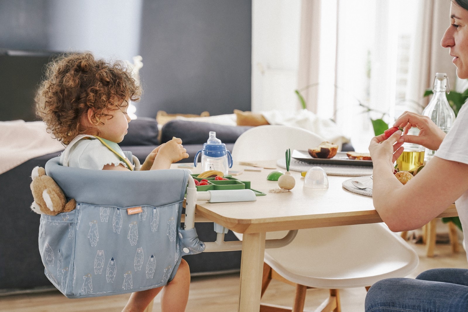 Siège de table pour bébé ultra compact