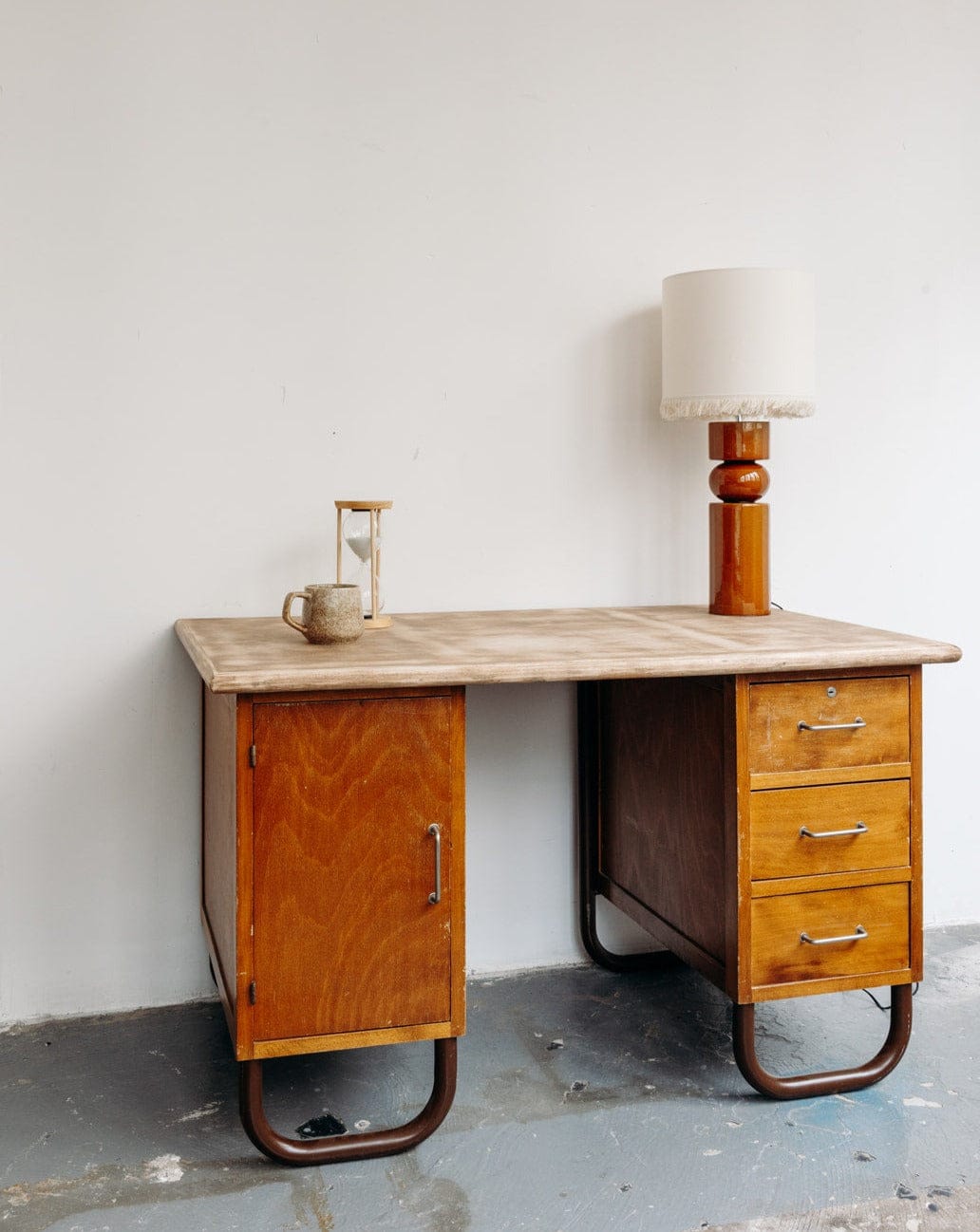 Edouard, le bureau en bois n°109