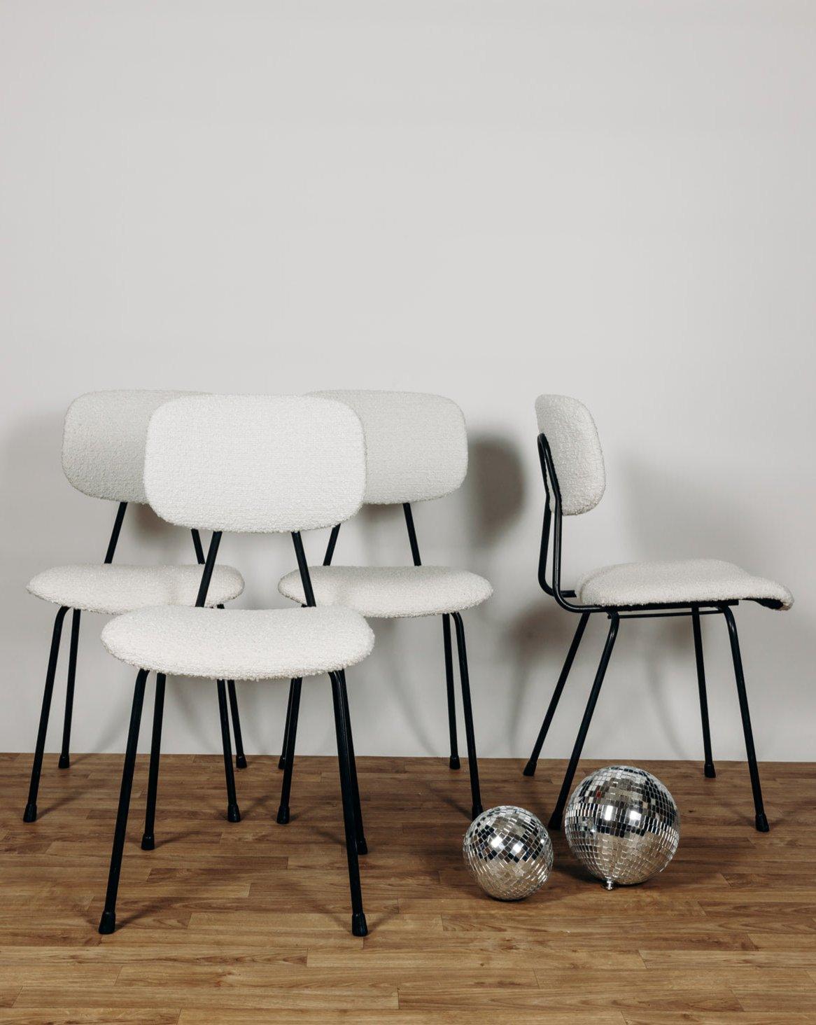 Le lot de chaises modernistes n°23