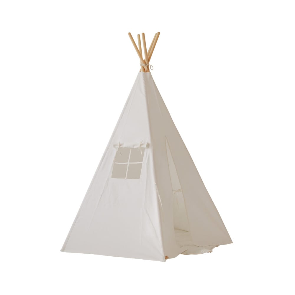 Tente tipi avec tapis blanc