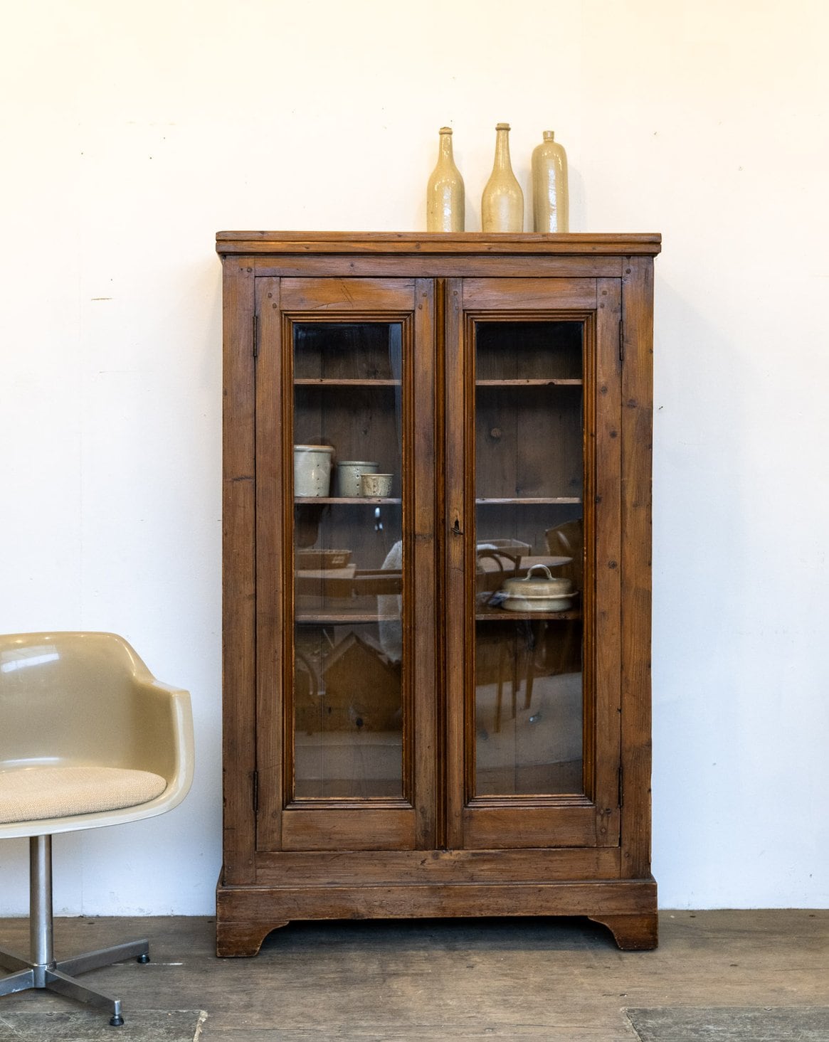 Blandine, l'armoire en bois vitrée n°19