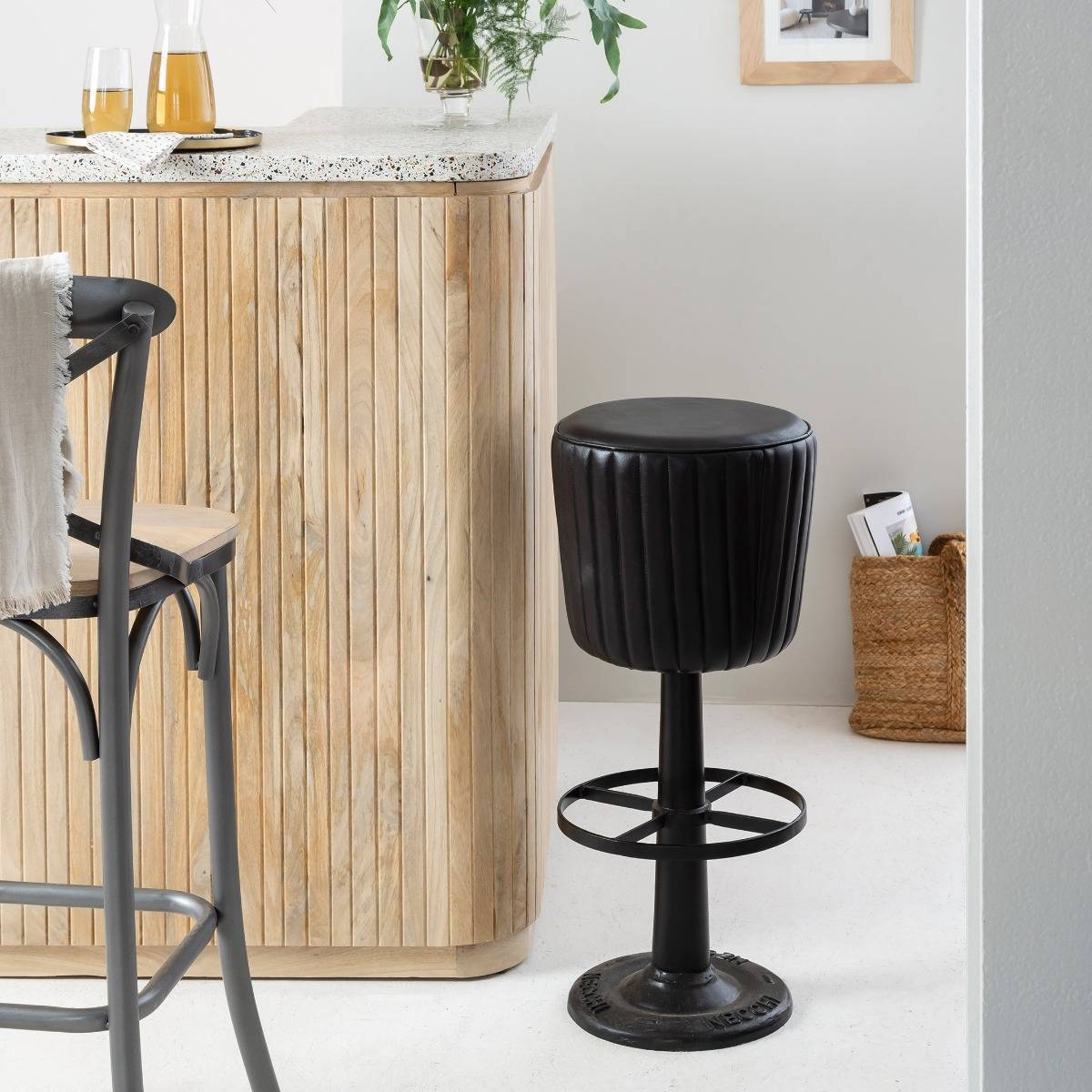 Tabouret de bar en cuir noir