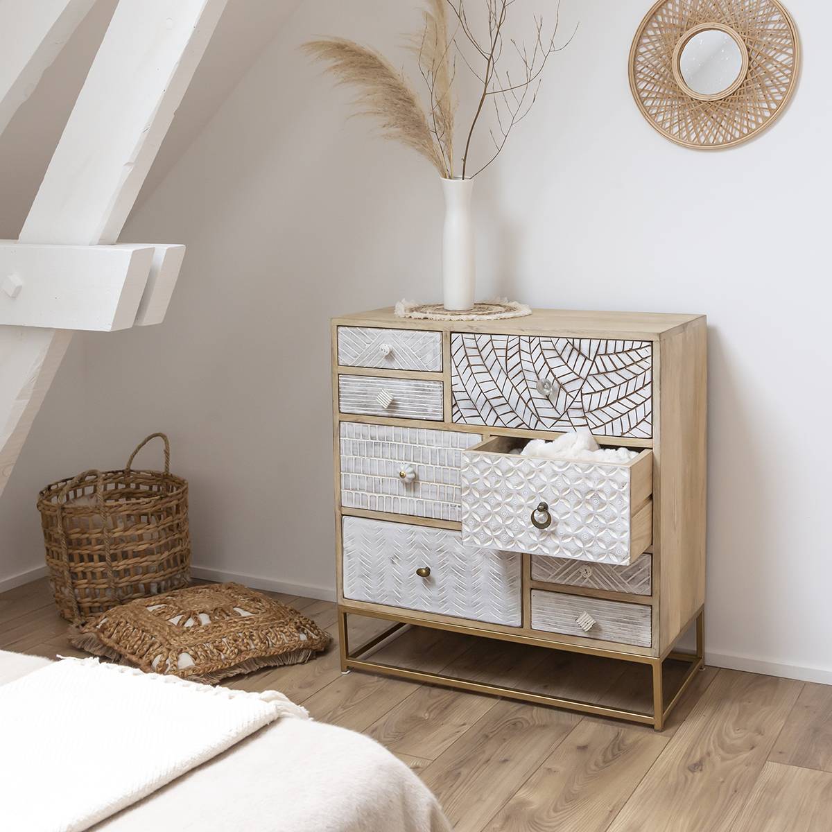 Commode en bois de manguier et métal